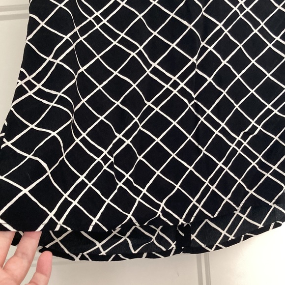 Banana Republic sleeveless window-pane black and white top - Picture 12 of 12